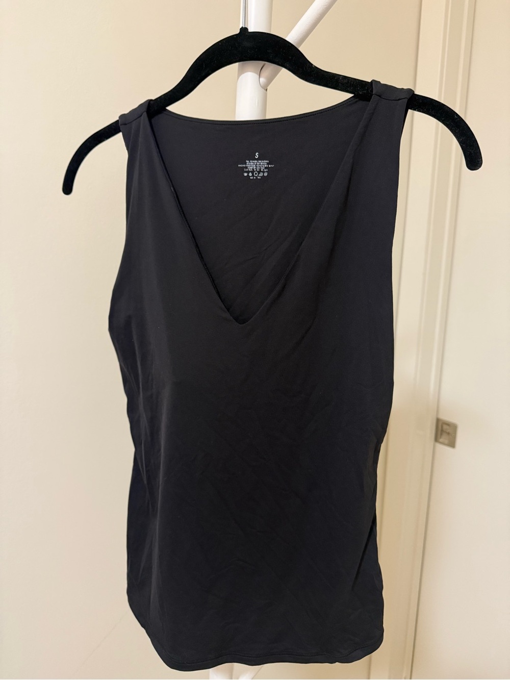 Women’s Black V-Neck Tank Top - Unbranded